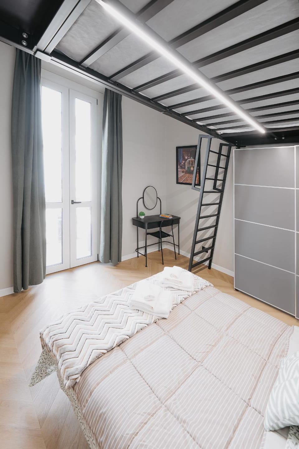 Bed, Bedroom