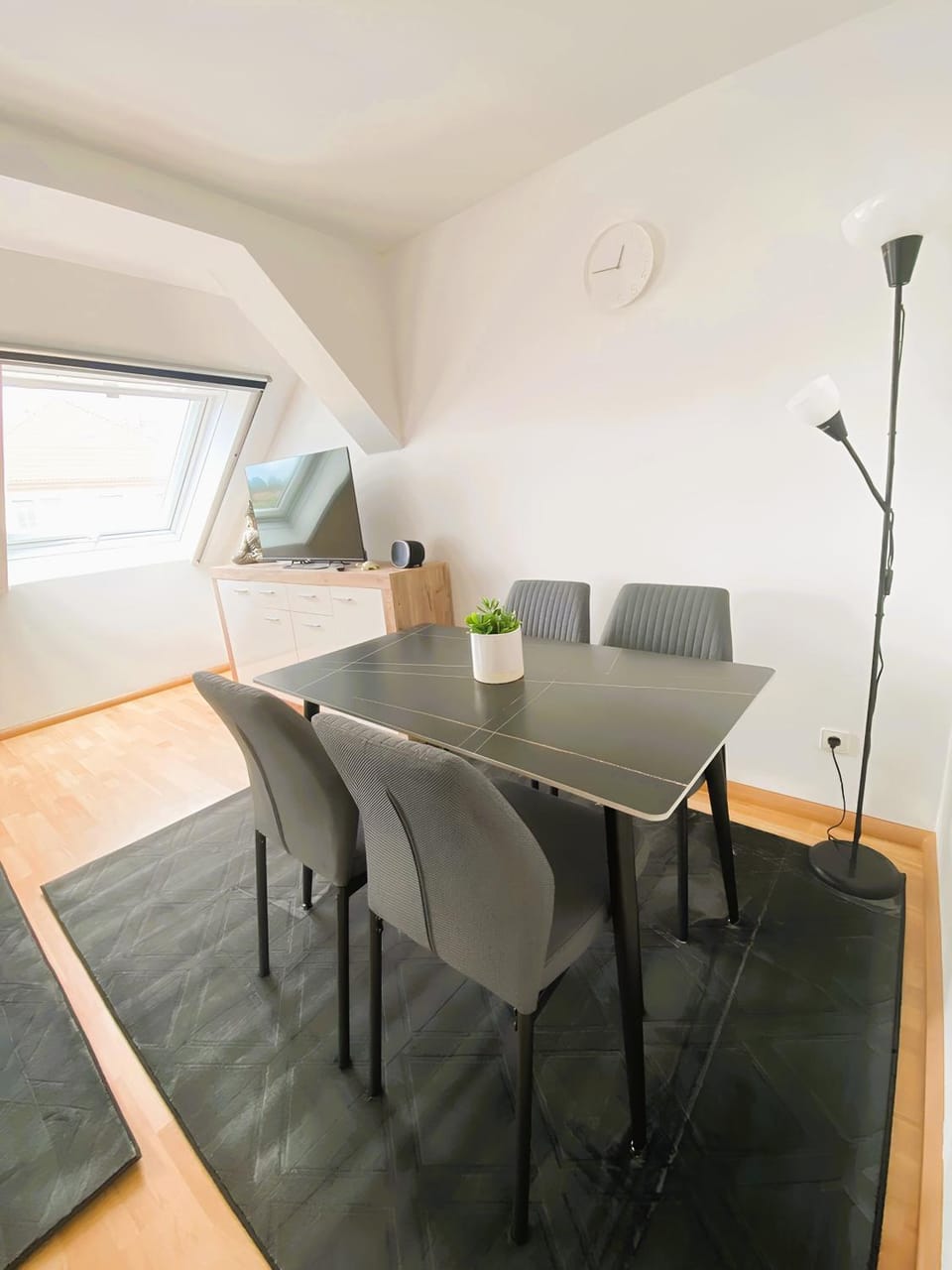Living room, Seating area, Dining area