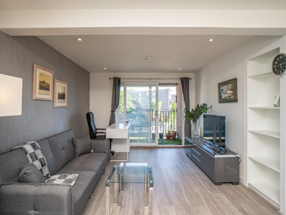 Communal lounge/ TV room, Living room