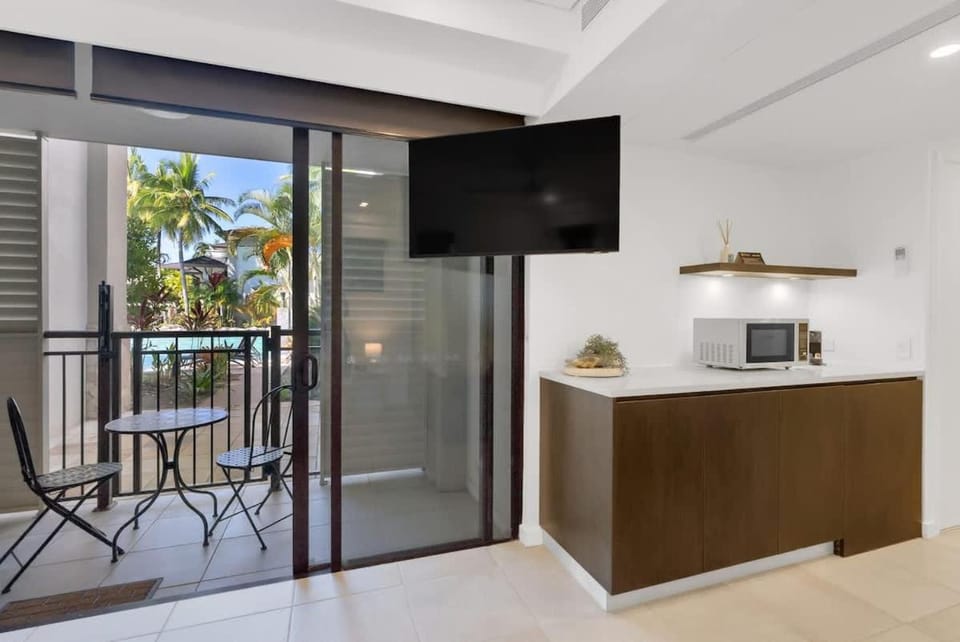 Lagoon Hideaway - Swim out Nook at Temple Resort Inn in Port Douglas