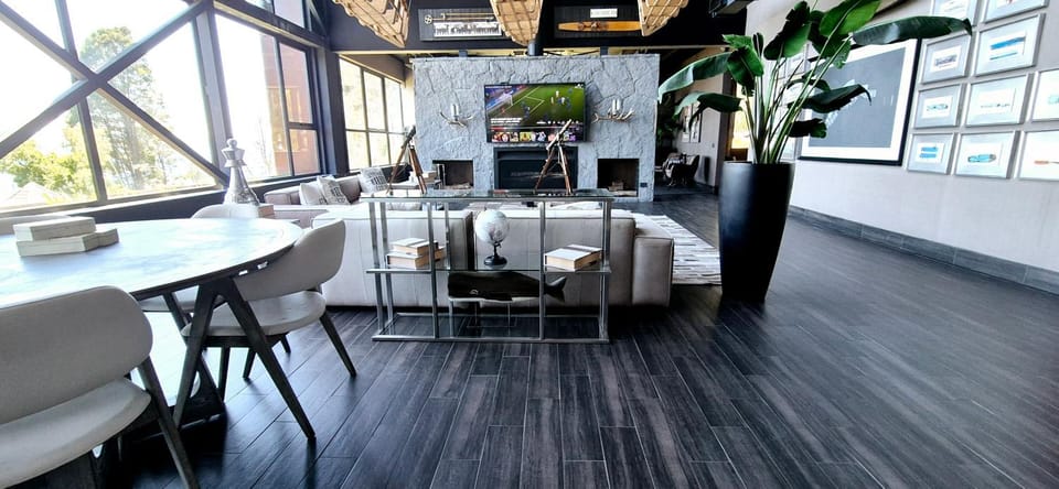 Communal lounge/ TV room