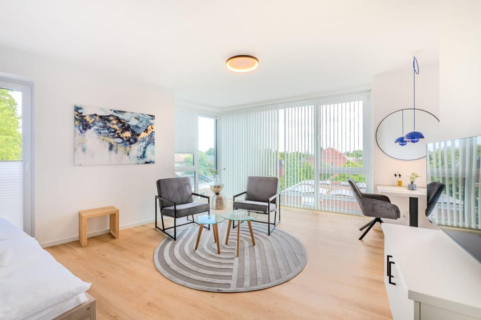 Living room, Photo of the whole room, Seating area, Dining area