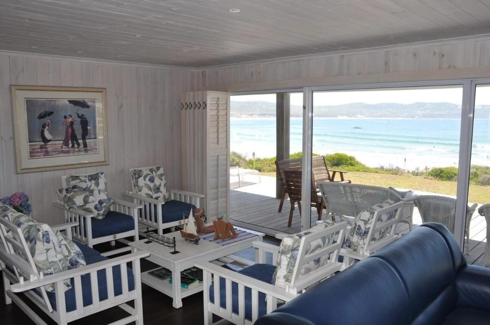 Main beachfront house Halleluja II, Buffalo Bay House in Knysna