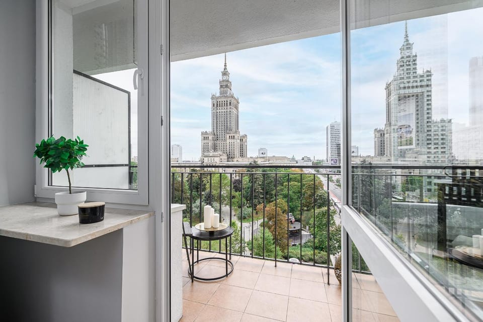 View (from property/room), Balcony/Terrace, City view
