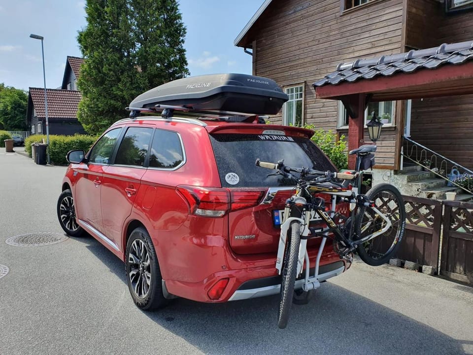 Mitsubishi med telt og camping utstyr Campground/ 
RV Resort in Rogaland