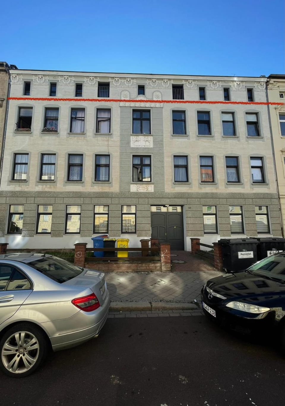 Charming old building for 2 Apartment in Magdeburg
