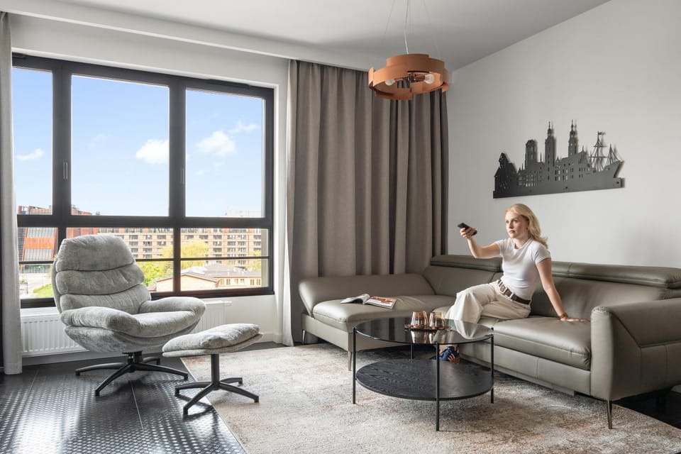 People, Living room, Seating area, group of guests