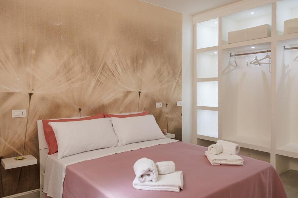 Bed, Photo of the whole room, Bedroom, towels, wardrobe