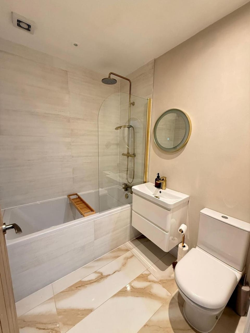 Luxury Penthouse Duplex Apartment in Newport