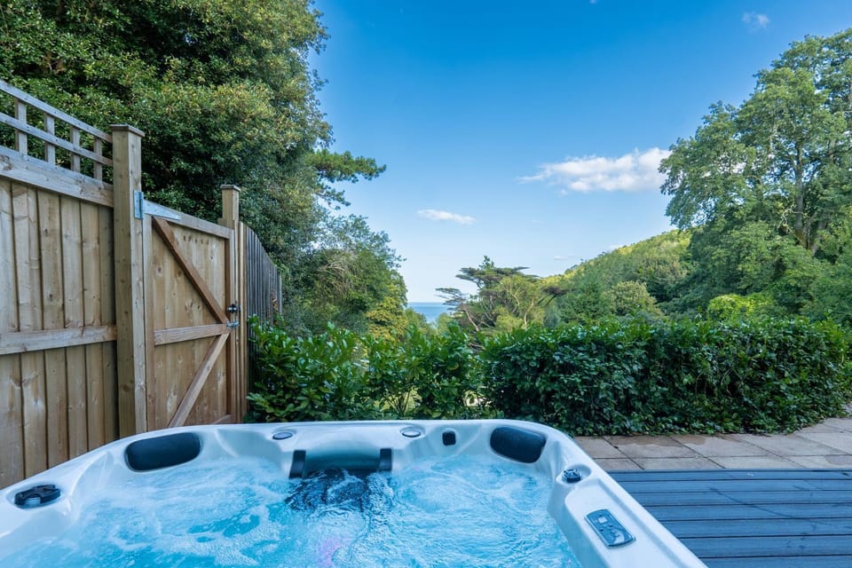 Garden, Hot Tub, Hot Tub, Garden view, Sea view