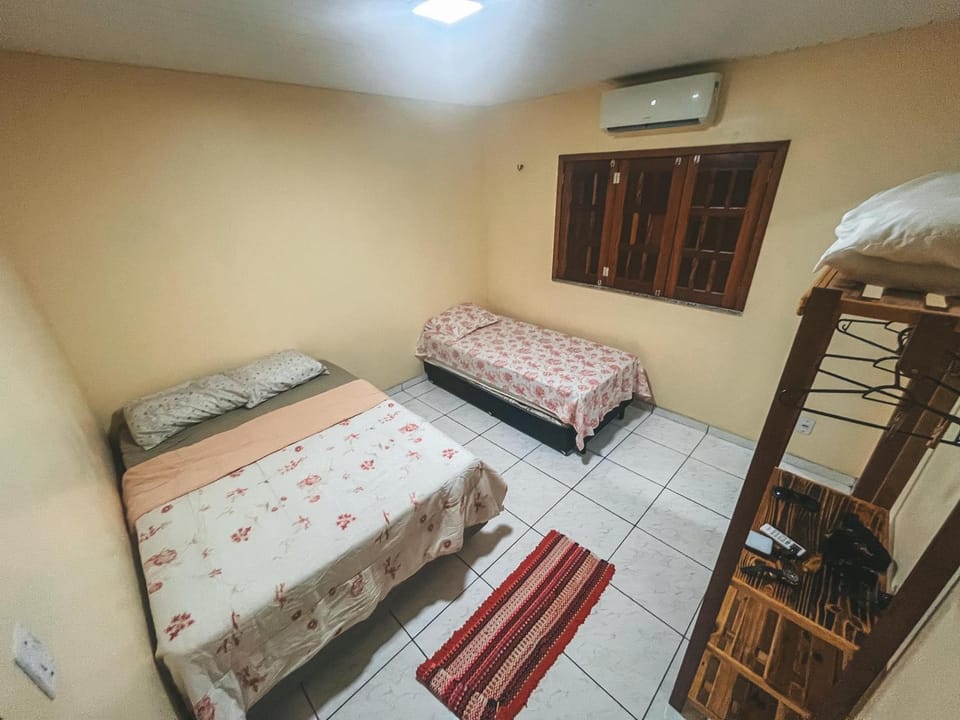 Bed, Photo of the whole room, Bedroom, bunk bed, air conditioner