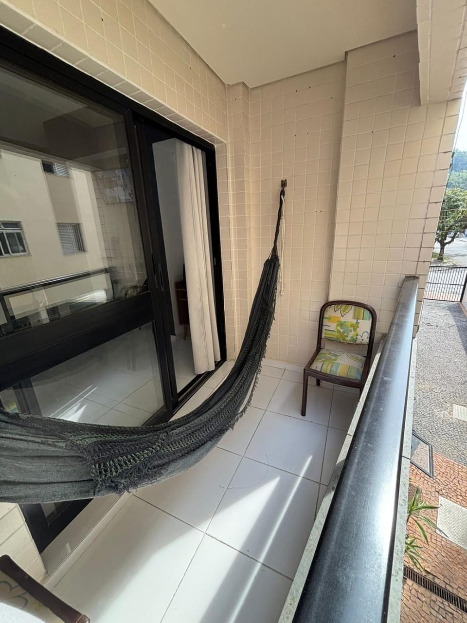 Apartamento aconchegante na Enseada com Garagem, Wi-Fi para até 4 pessoas Apartment in State of São Paulo
