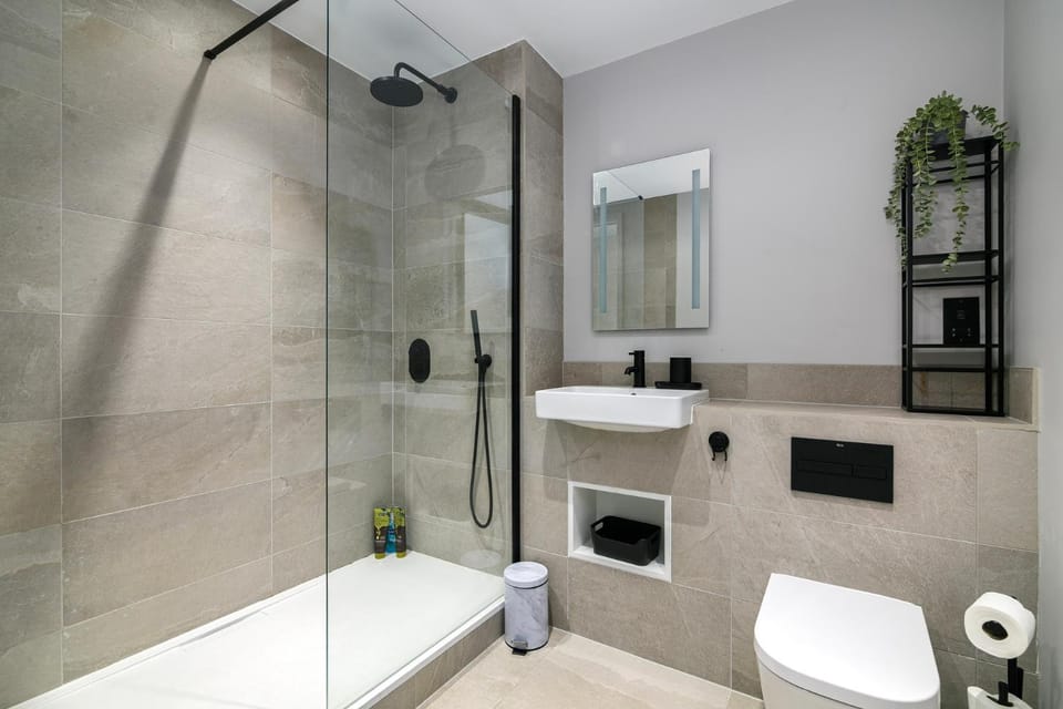 Stylish 2 Bed Apartment Jewellery Quarter Apartment in Birmingham