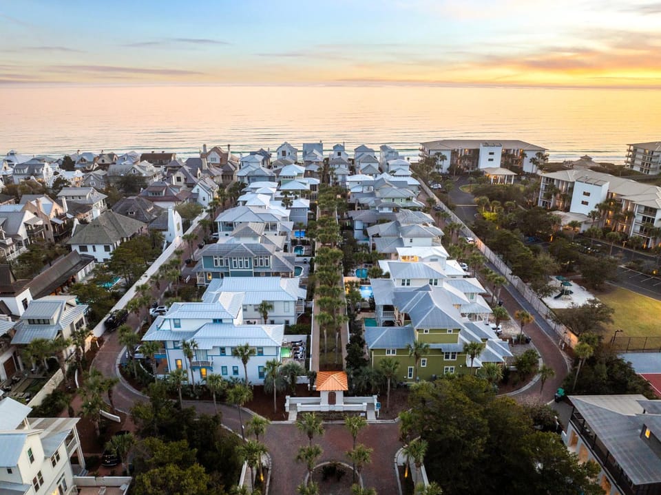 Property building, Neighbourhood, Bird's eye view