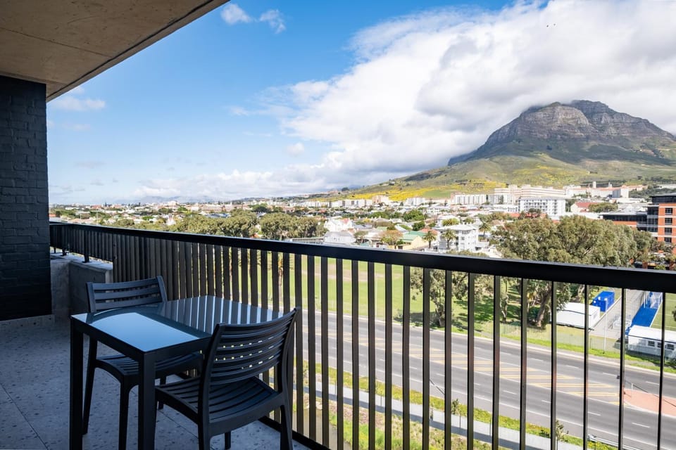 Natural landscape, Balcony/Terrace, Dining area, Mountain view