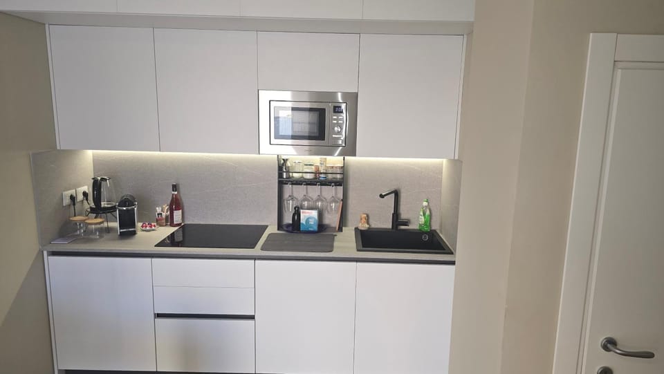 Kitchen or kitchenette, Kitchen or kitchenette, stove