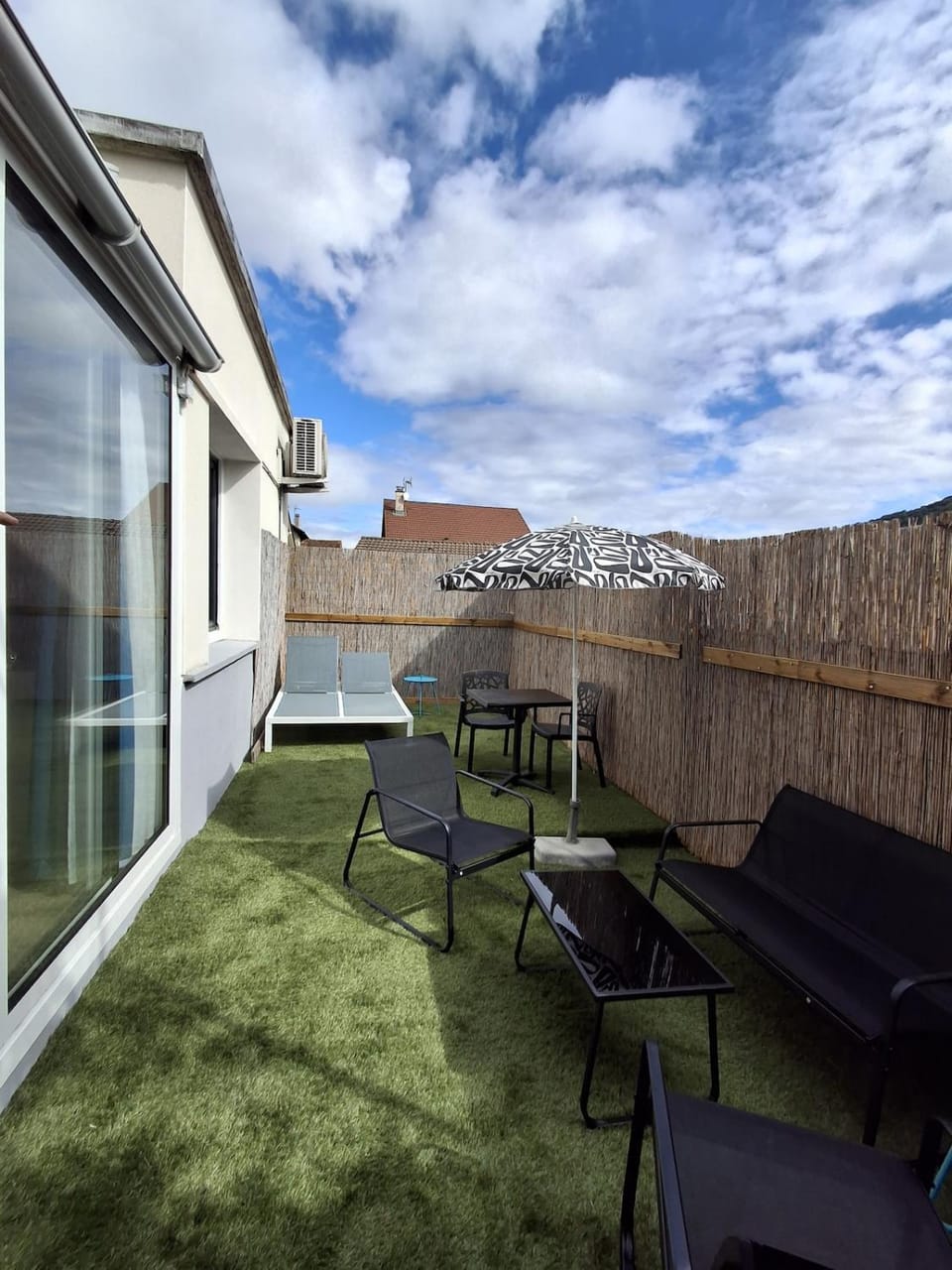 Patio, Spring, Natural landscape, Balcony/Terrace, sunbed