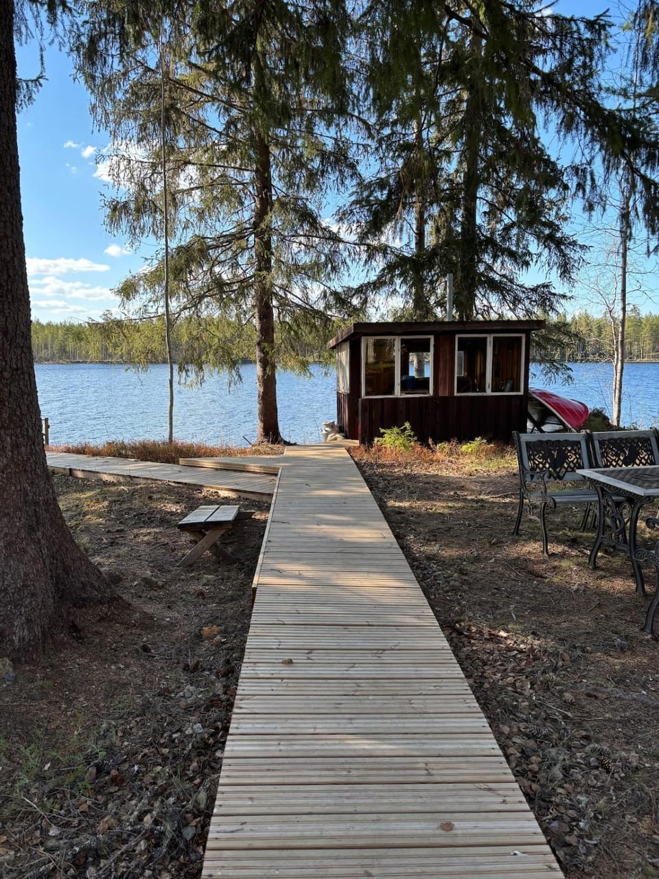 Mökki järvenrannalla Chalet in Finland