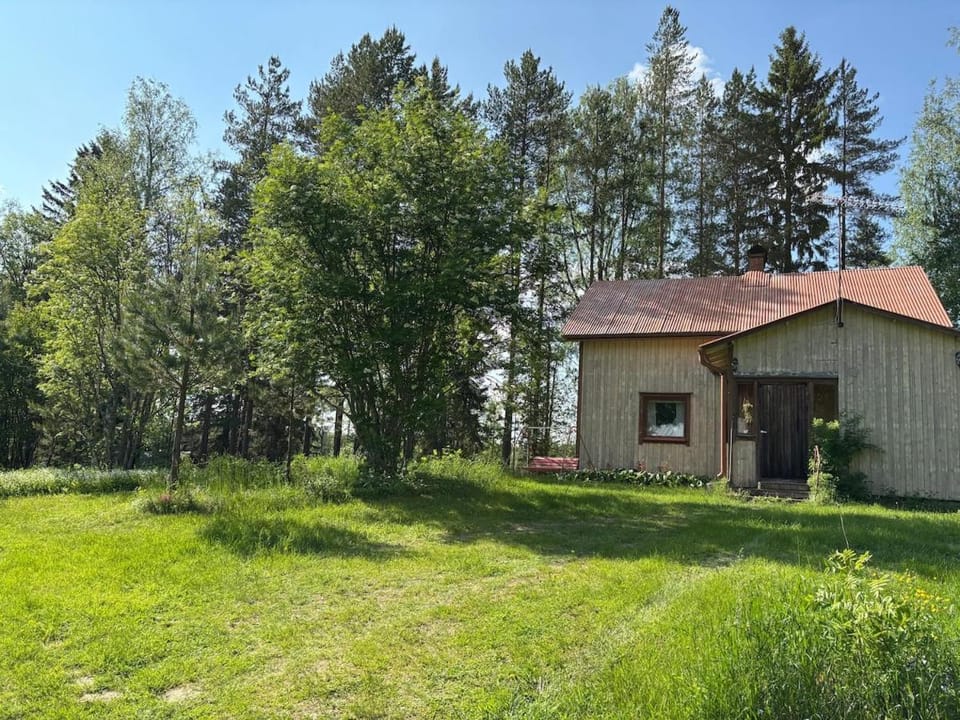 Mökki järvenrannalla Chalet in Finland