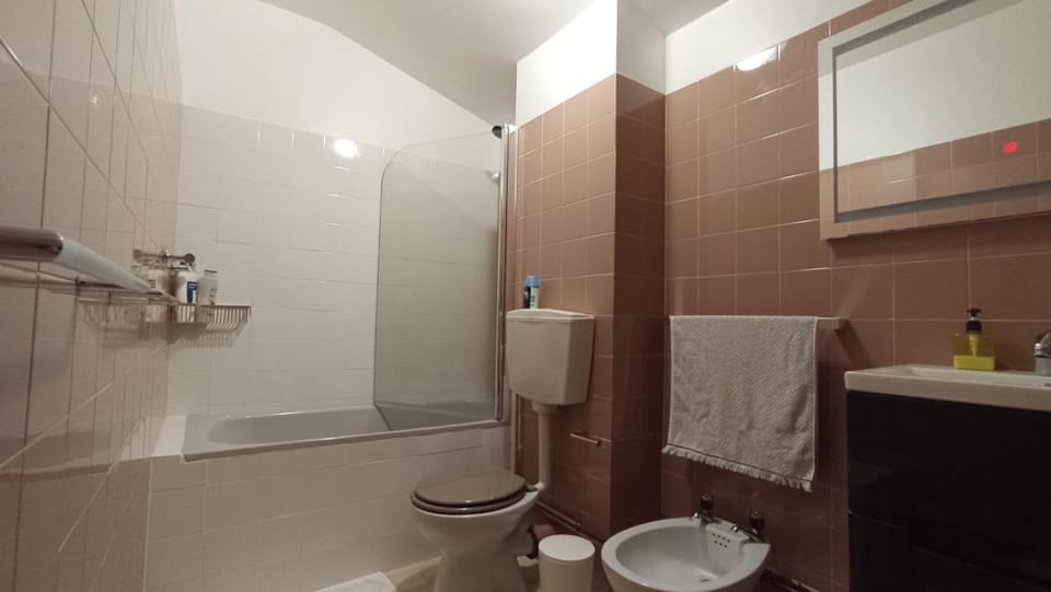 Toilet, Bathroom, Bath, towels
