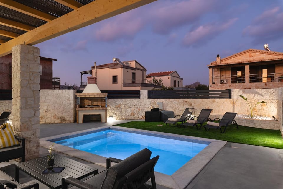 Property building, Swimming pool, Swimming pool, sunbed