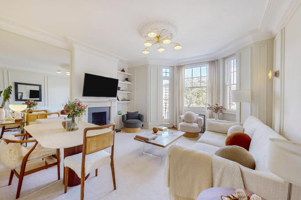 TV and multimedia, Living room, Dining area