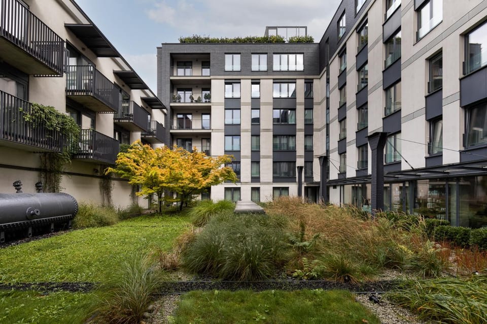 Property building, Spring, Day, Natural landscape, Garden, Garden view