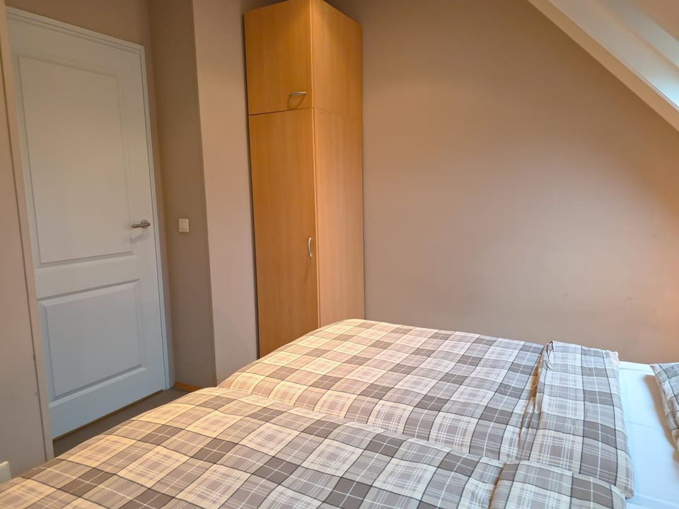 Bed, Bedroom, wardrobe