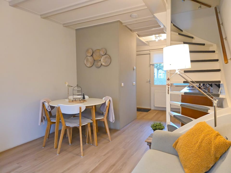 Kitchen or kitchenette, Seating area, Dining area