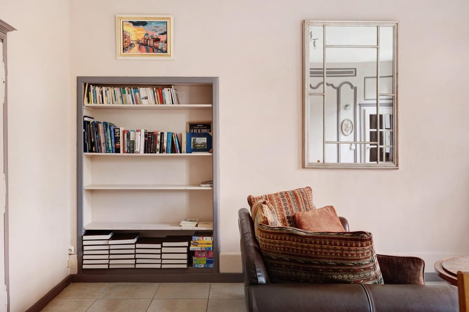 Property building, Living room