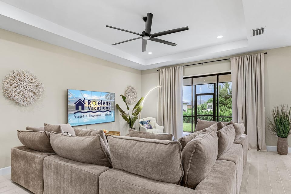 Charming, Comfort and Relaxation Await! - Casa Bella - Roelens House in Cape Coral