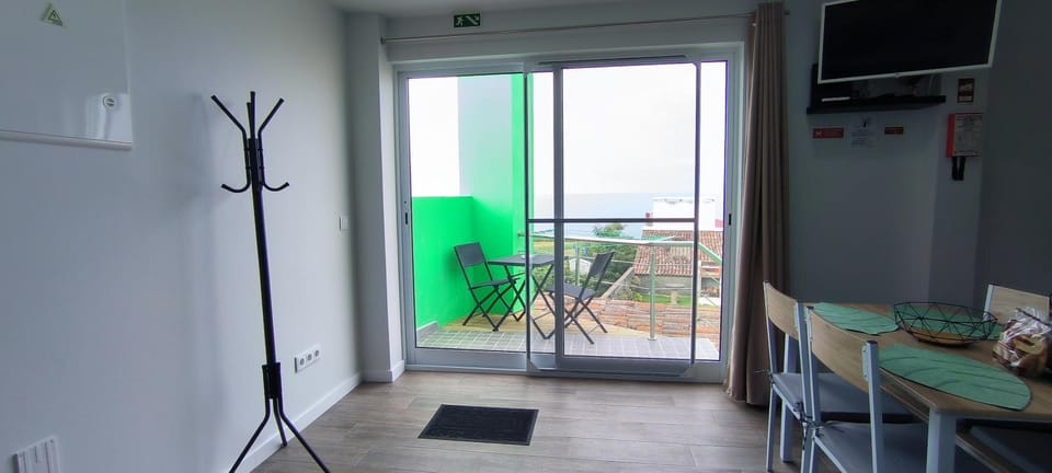 View (from property/room), Kitchen or kitchenette, Living room