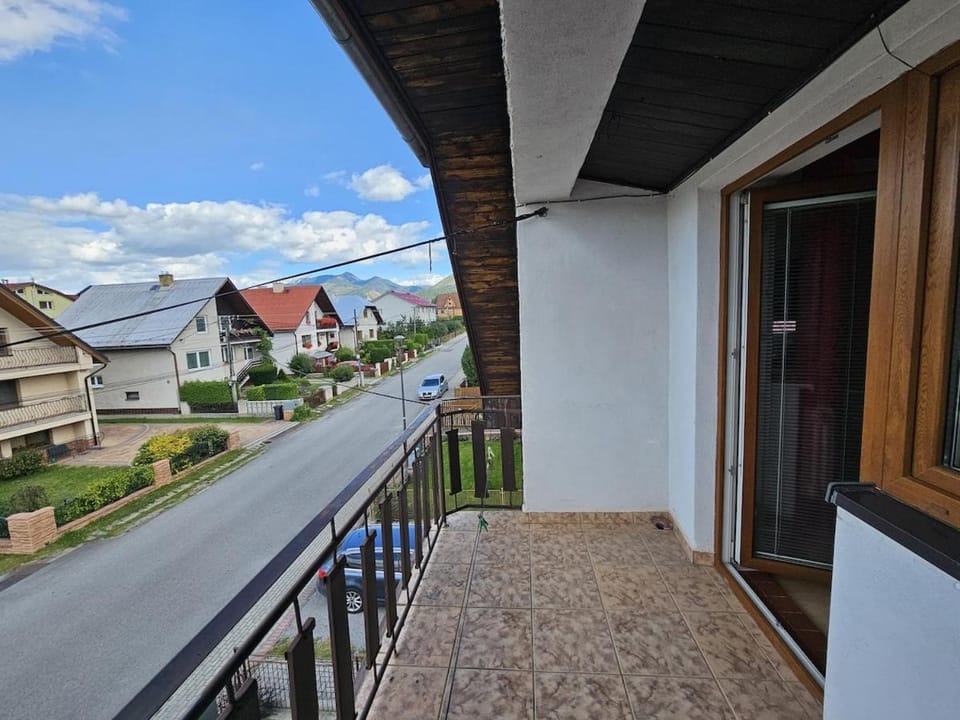 Spacious accommodation by the mountains - 9 beds Apartment in Slovakia