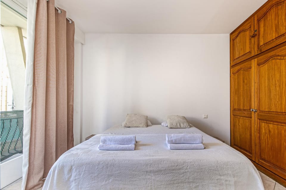 Appartement 2 pièces avec balcons, parking extérieur Apartment in Menton