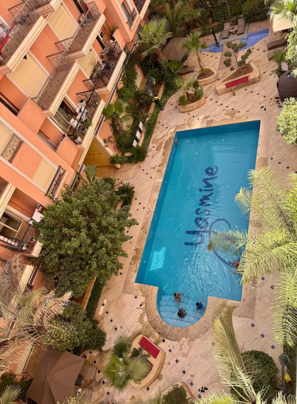 Elegant 2BR, Pool & Gym Access Apartment in Marrakesh