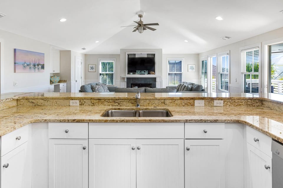 SeaStarr by Tybee Cottages House in Tybee Island