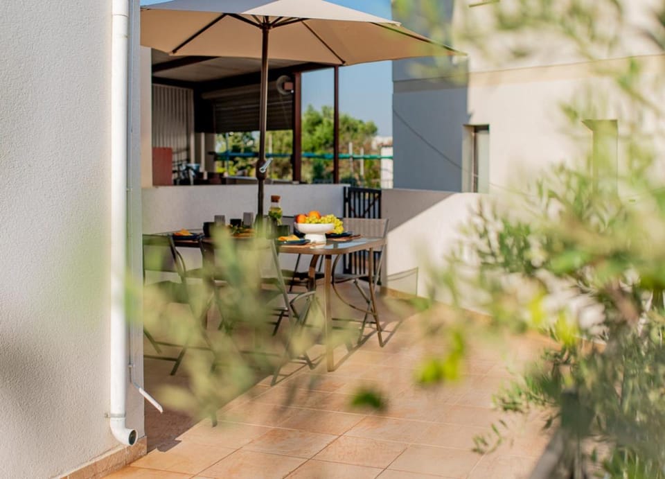 Patio, Dining area