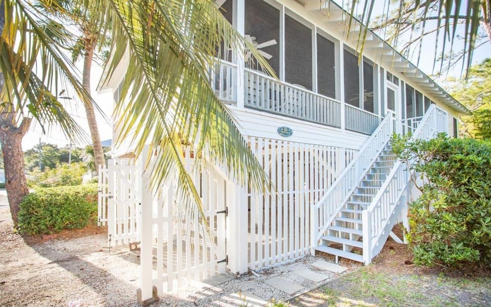 Wicker Cottage by Tybee Cottages House in Tybee Island