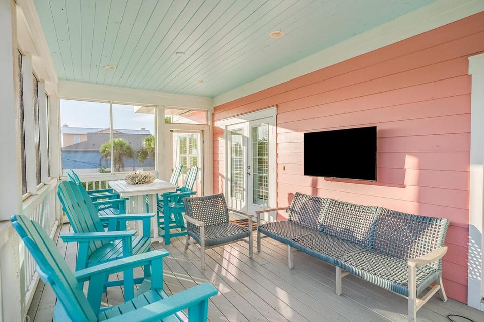 Sixth Street Retreat by Tybee Cottages House in Tybee Island