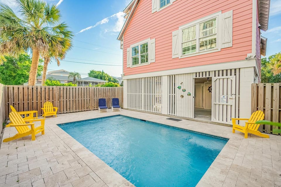 Sixth Street Retreat by Tybee Cottages House in Tybee Island