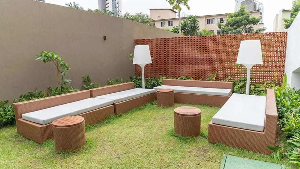 Casa Forte Prince - Flats a 500m do Shopping Plaza por Yolo House in Recife