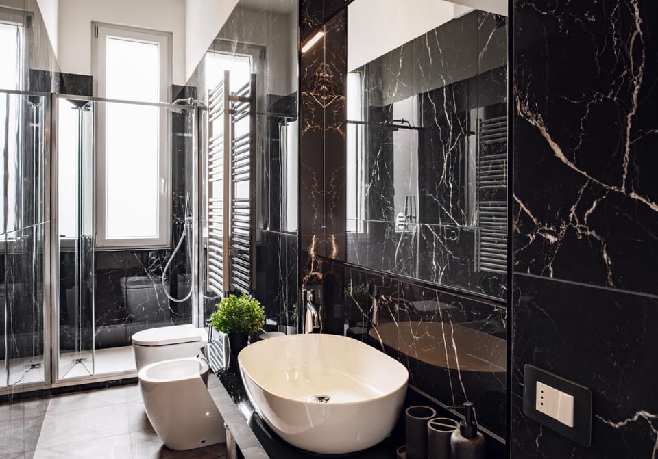 Shower, Toilet, Bathroom, towels
