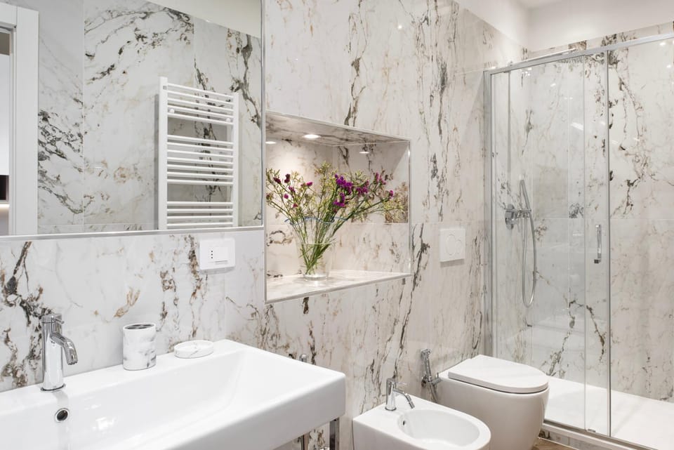 Shower, Toilet, Bathroom, bidet, towels