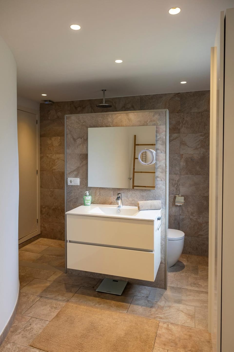 Bathroom, Living room