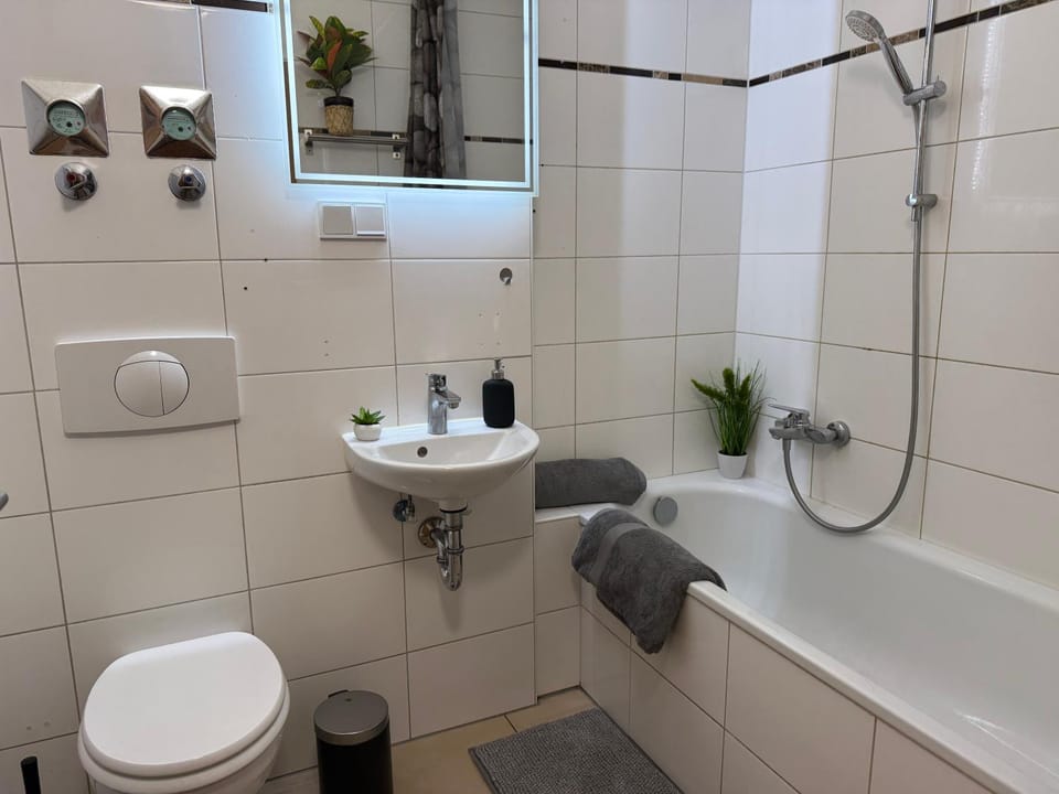 Gemütliche Monteurwohnung in Offenbach mit Küche und Balkon Apartment in Offenbach