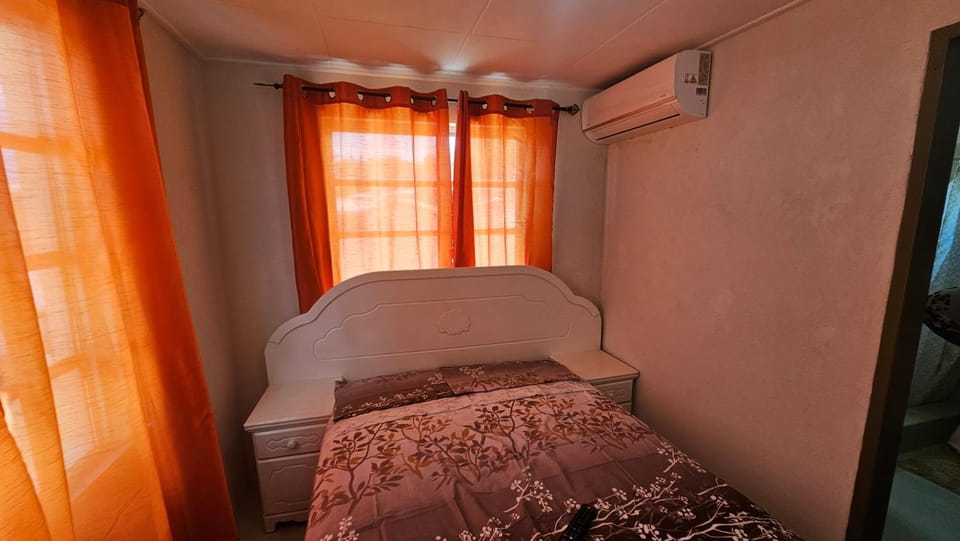 Bed, Bedroom, air conditioner