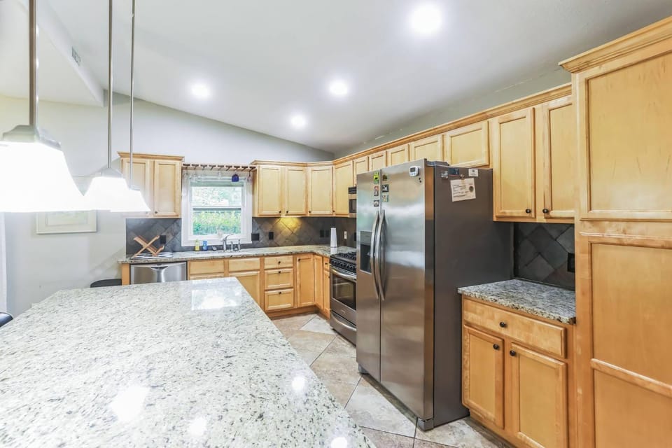 Kitchen or kitchenette, Dining area, kitchen