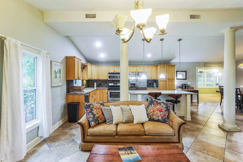Living room, Photo of the whole room, Seating area