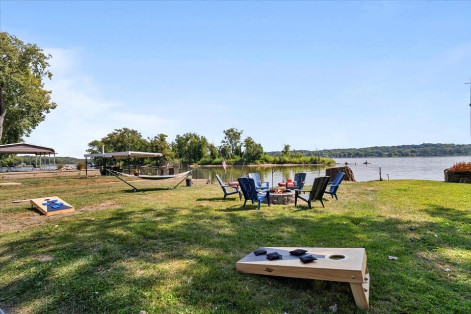 Cute Little River Cabin Cabin in Bettendorf