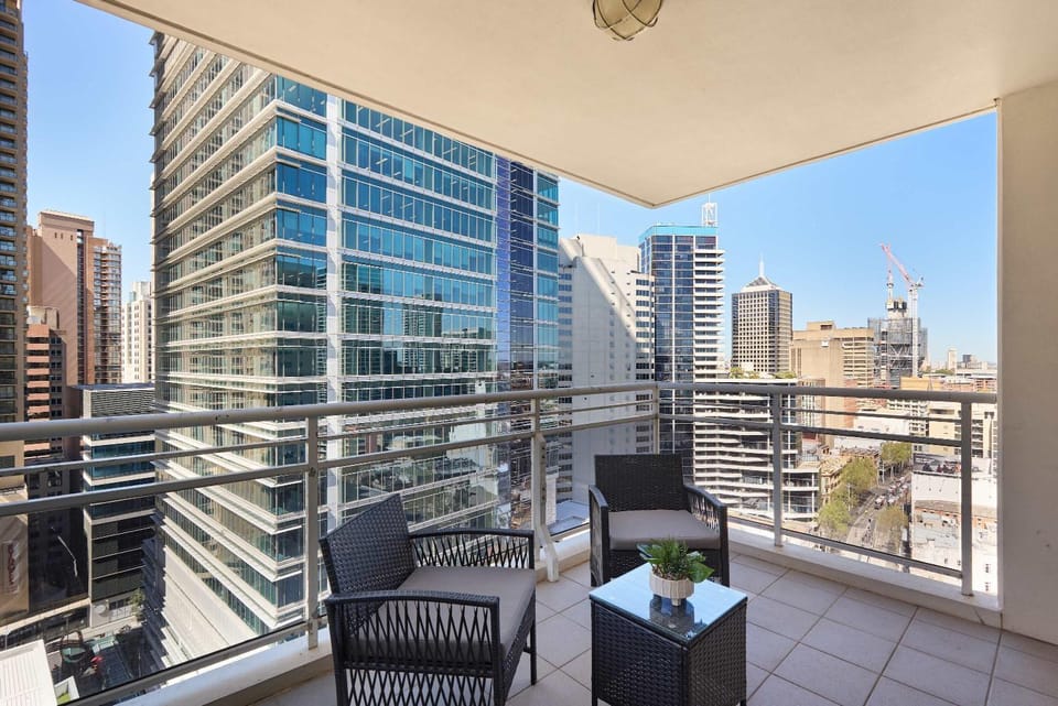 View (from property/room), Balcony/Terrace, Seating area, City view